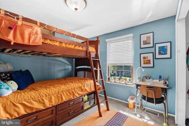 Building Photo - 1003 Mulberry Ct