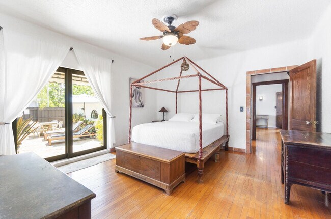 Building Photo - 400 33rd St