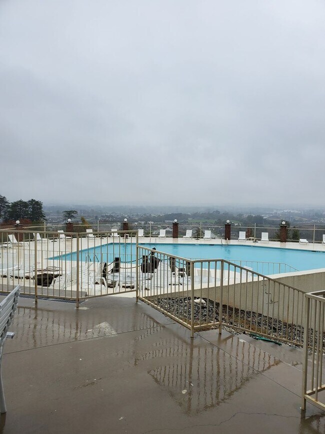Building Photo - City of Maryville 37801 - 2 Bedrooms, 2 Bath Condo - Contact Karen Robertson (865) 454-7626