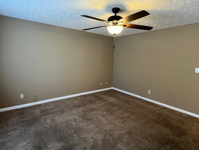 Building Photo - Charming 2 Bed 2 Bath Raeford Home