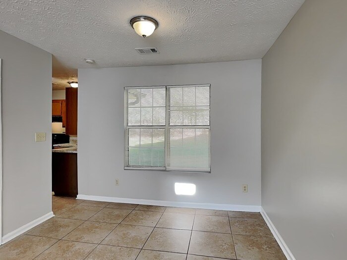 Building Photo - 2277 Hampton Dr