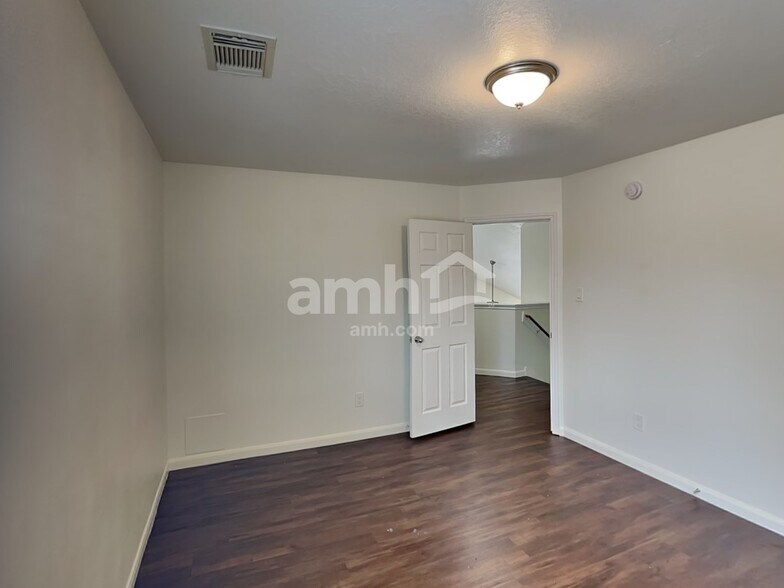 Building Photo - 31702 Regal Park Ct