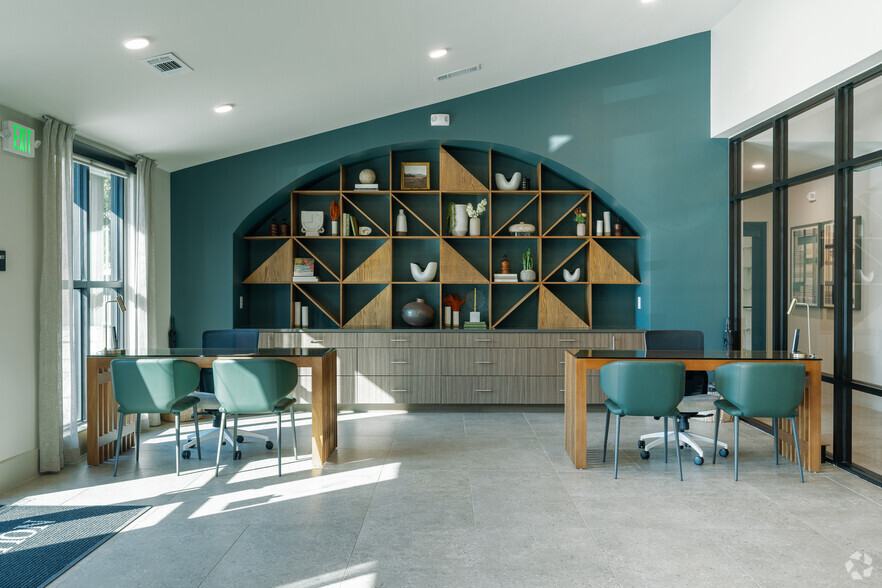 Leasing Office - River Junction