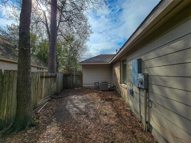 Building Photo - 226 Fairwind Trail Dr
