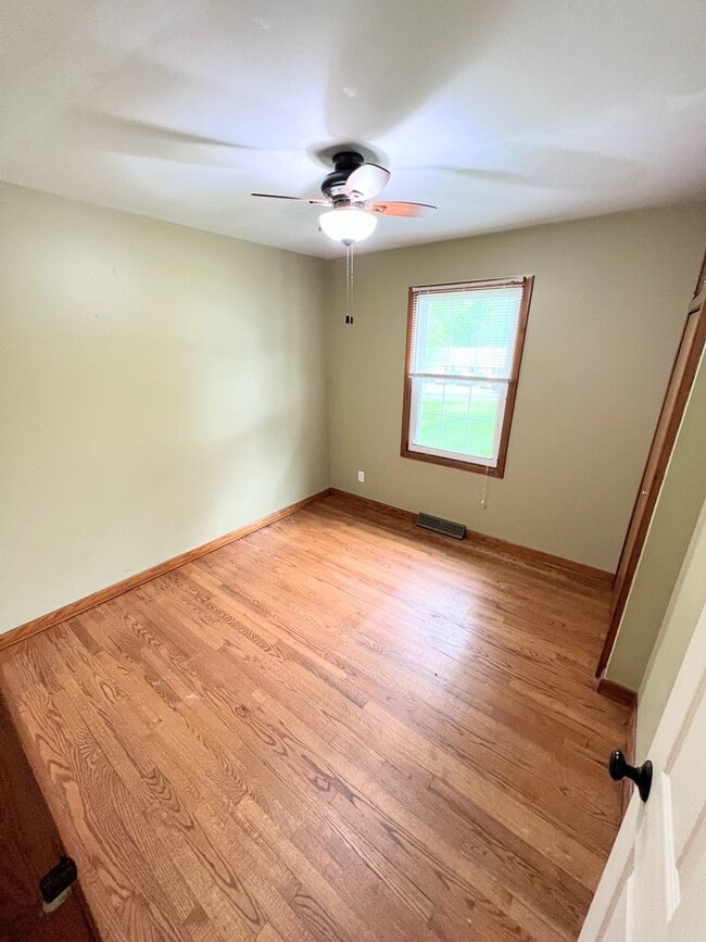 Building Photo - 3 Bedroom House in Campbell County