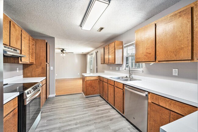 Building Photo - 8584 Cislo Ct