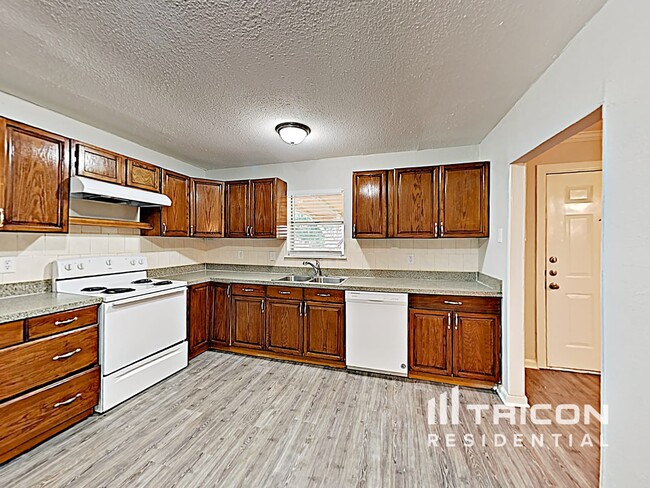 Building Photo - 4137 Salem Dr