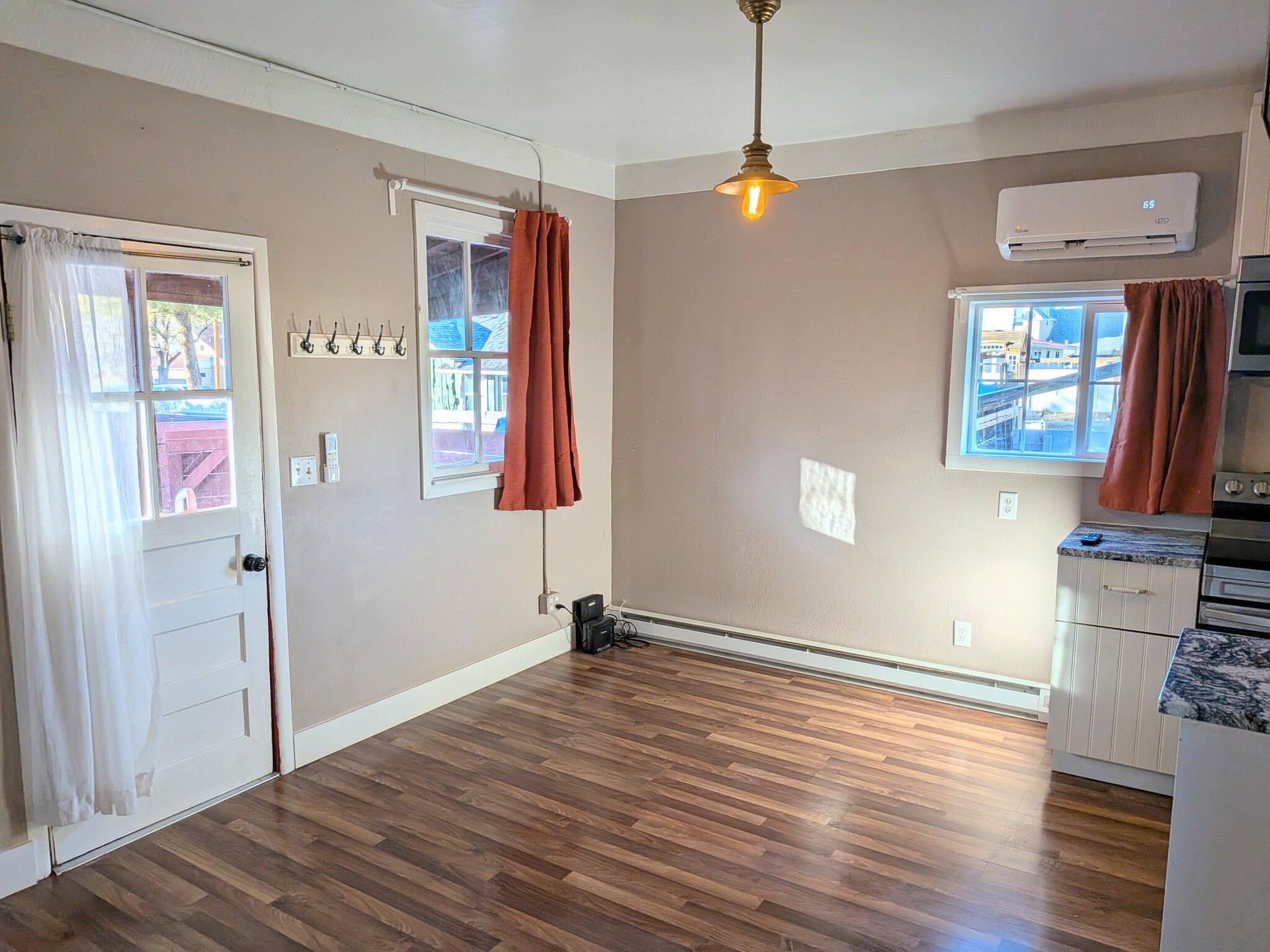 Building Photo - 169 S 200 W