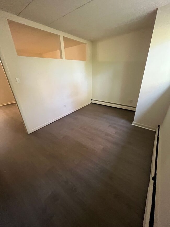 Building Photo - 1 Bd / 1 Bth Warminster Condo