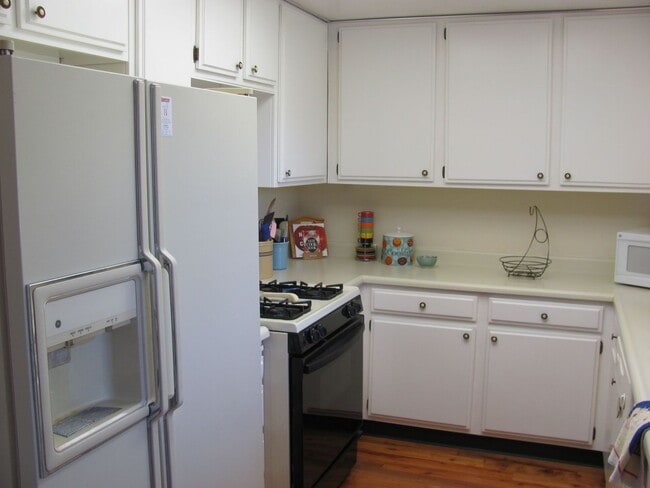 Building Photo - King Courts Condo! Backs to the Park! Blocks from Downtown SLO