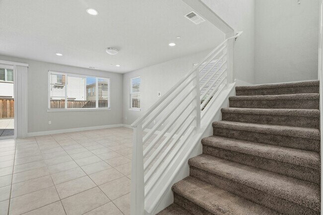 Building Photo - 75 W Pasqua Ct