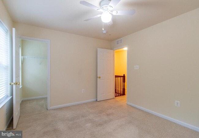 Building Photo - 8401 Hollow Tree Ln