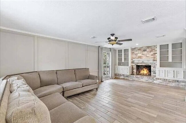 Building Photo - 6018 Gnarled Oaks Ct
