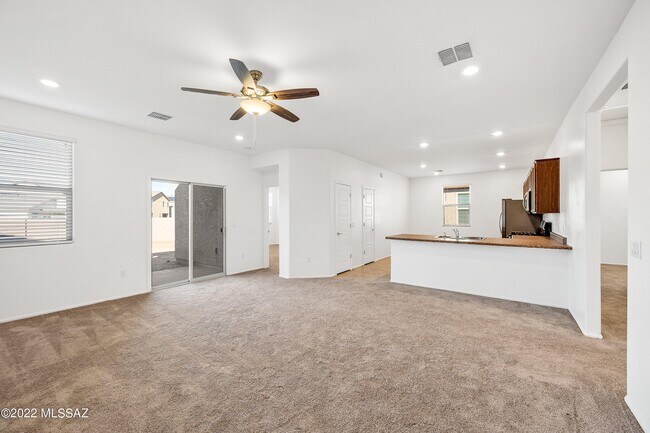 Building Photo - 6330 S Crescent Peak Dr