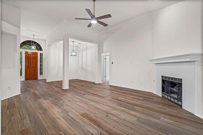 Building Photo - 1307 Laurel Glen Blvd
