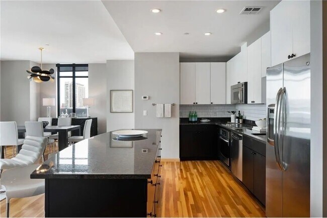 Building Photo - Minneapolis, MN