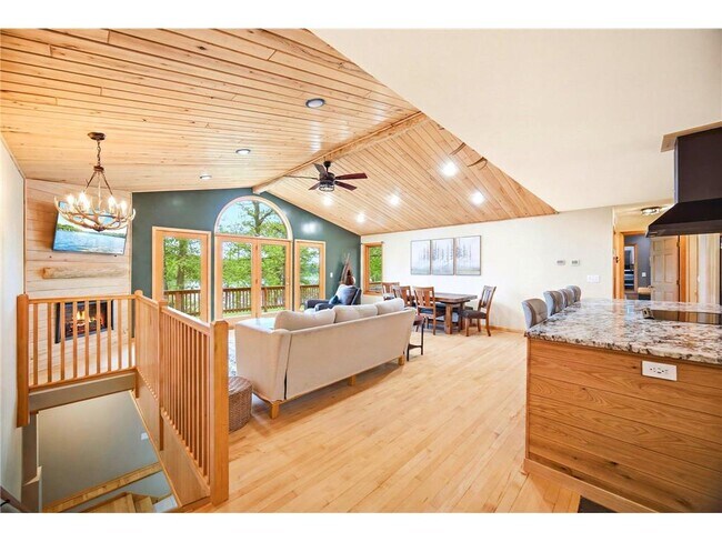 Building Photo - 17079 Paw Print Dr