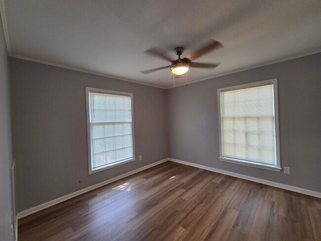 Building Photo - 2993 Laurencekirk Rd