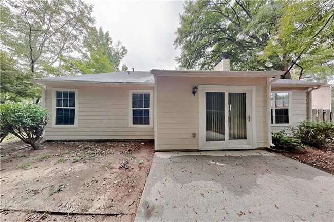 Building Photo - 1517 Galewood Cir NE