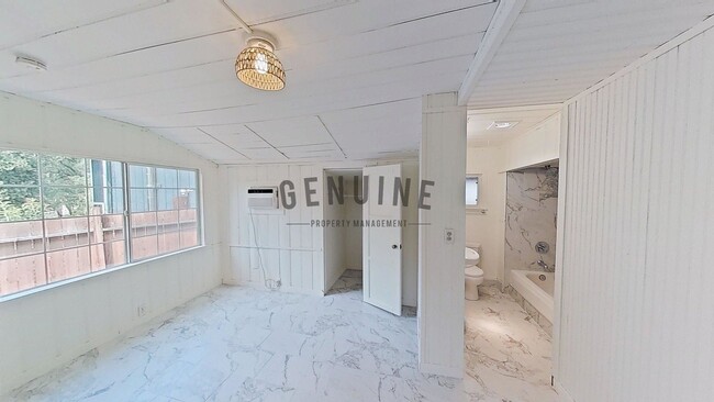 Building Photo - Adorable 2Bd 2Ba Home in Silverado Canyon