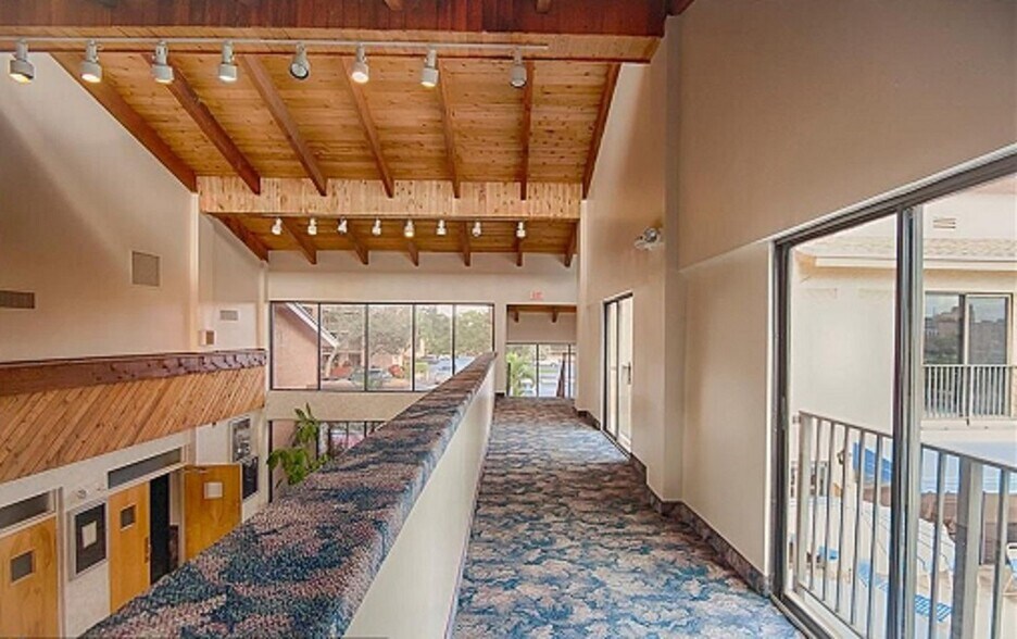 Building Photo - 370 NW 76th Ave