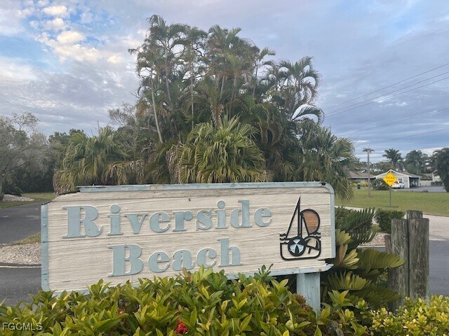 Building Photo - 12498 Riverside Dr