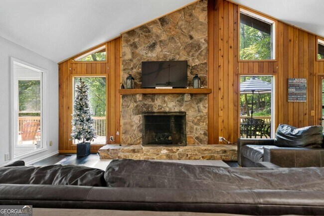 Building Photo - 180 Waterfront Dr