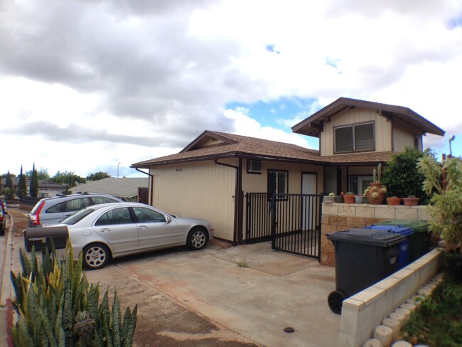 Building Photo - Clean, Spacious, and Large 1Bdrm 1Bath,   ...