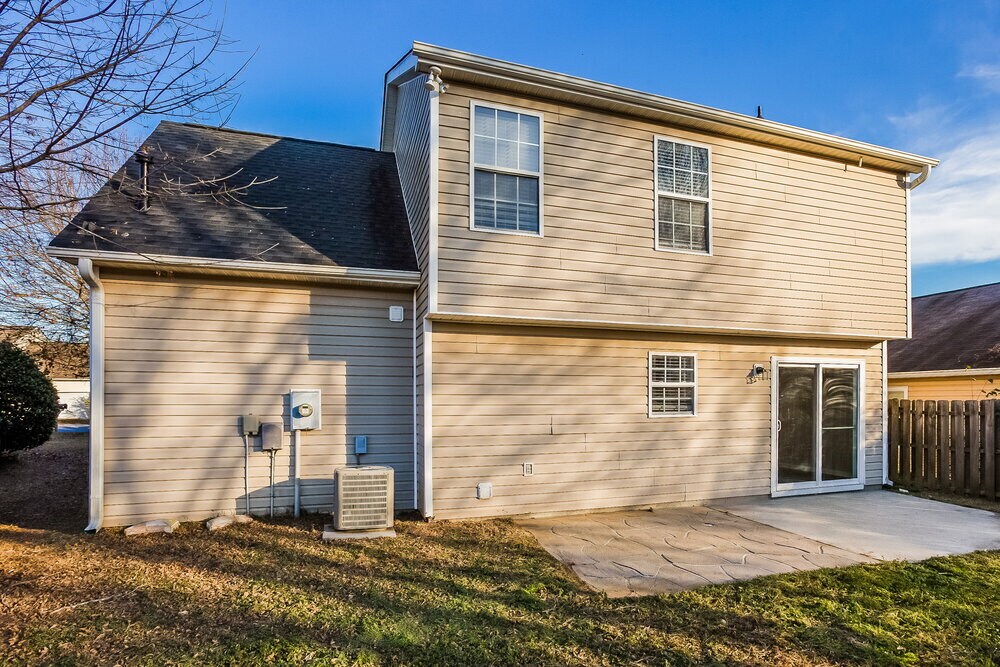 Building Photo - 427 Amhurst St SW