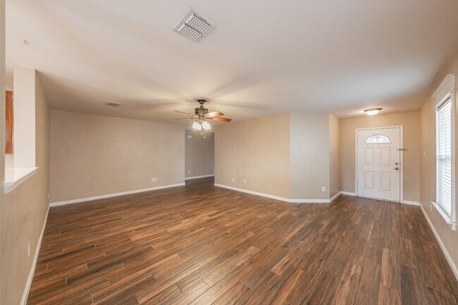 Building Photo - 25% OFF FIRST MONTH'S RENT WITH 12 MONTH LEASE! Lovely 3 bedroom, 2 bath home in Harriet Creek Ra...