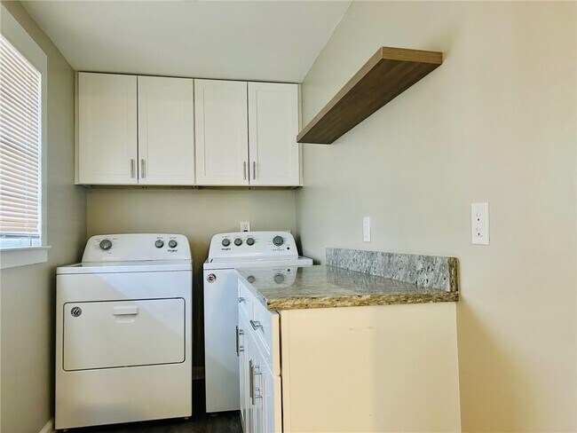 Building Photo - 2961 Stone Mountain St