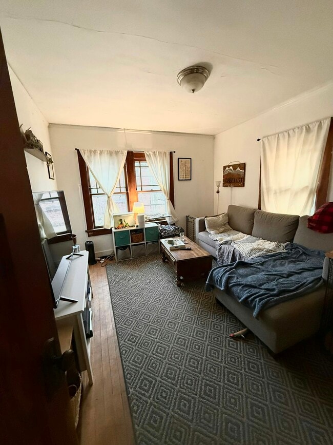 Building Photo - 517 W Doty St