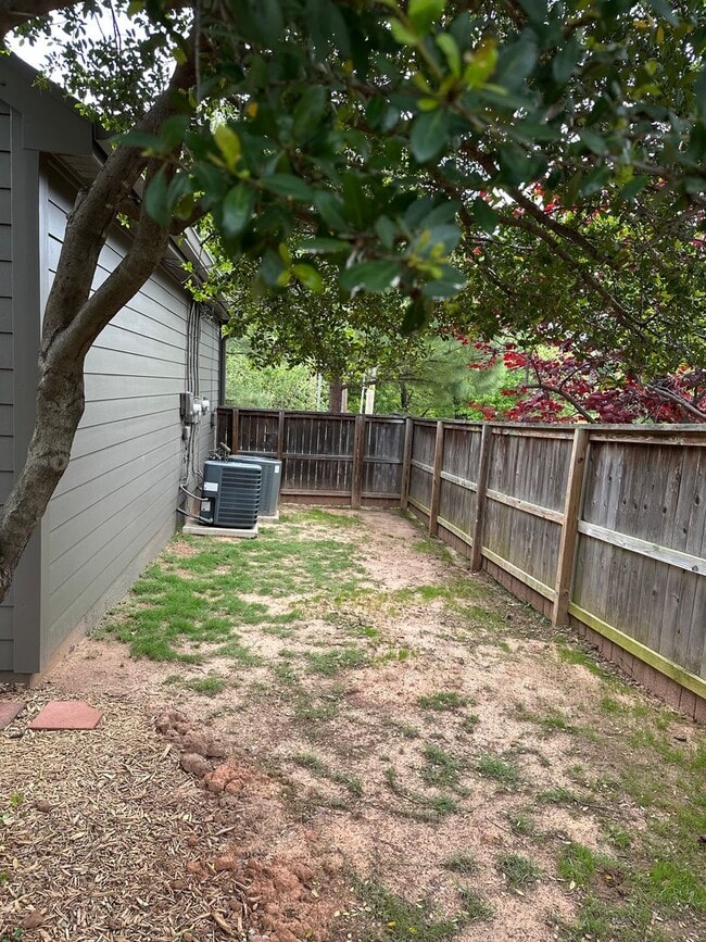 Building Photo - Just Renovated 1,300 SQ' Duplex Across from Woodward Park