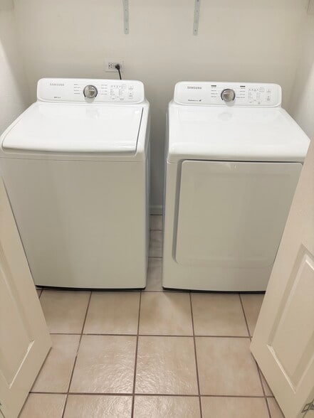 washer and Dryer - 1601 Live Oak St
