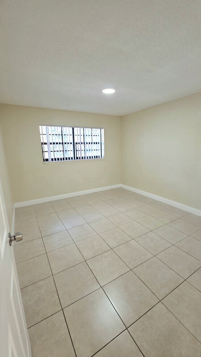 Building Photo - 10390 POOL HOUSE- NPM