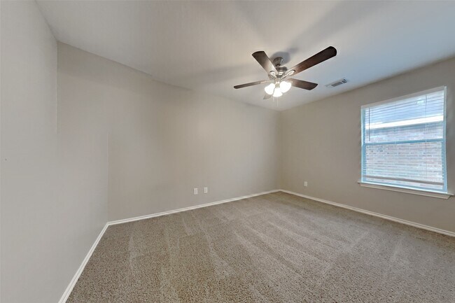 Building Photo - 26925 Carriage Manor Ln