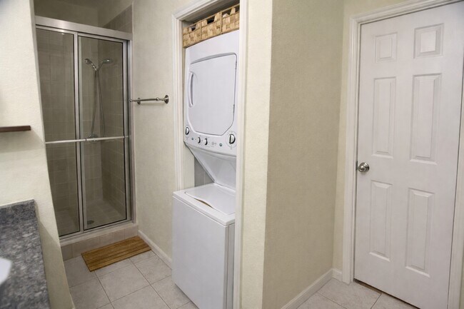 Building Photo - 10049 Westpark Dr