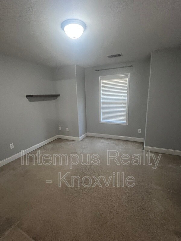 Building Photo - 1420 Hazelgreen Way