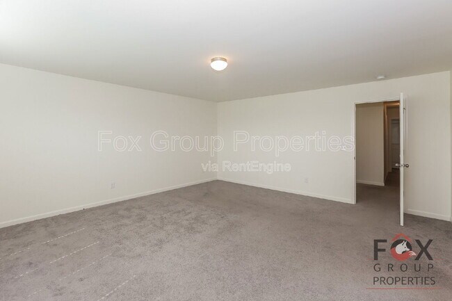 Building Photo - 124 Canada Dr