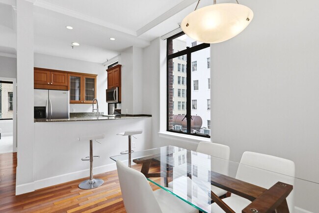 Building Photo - 201 Sansome St