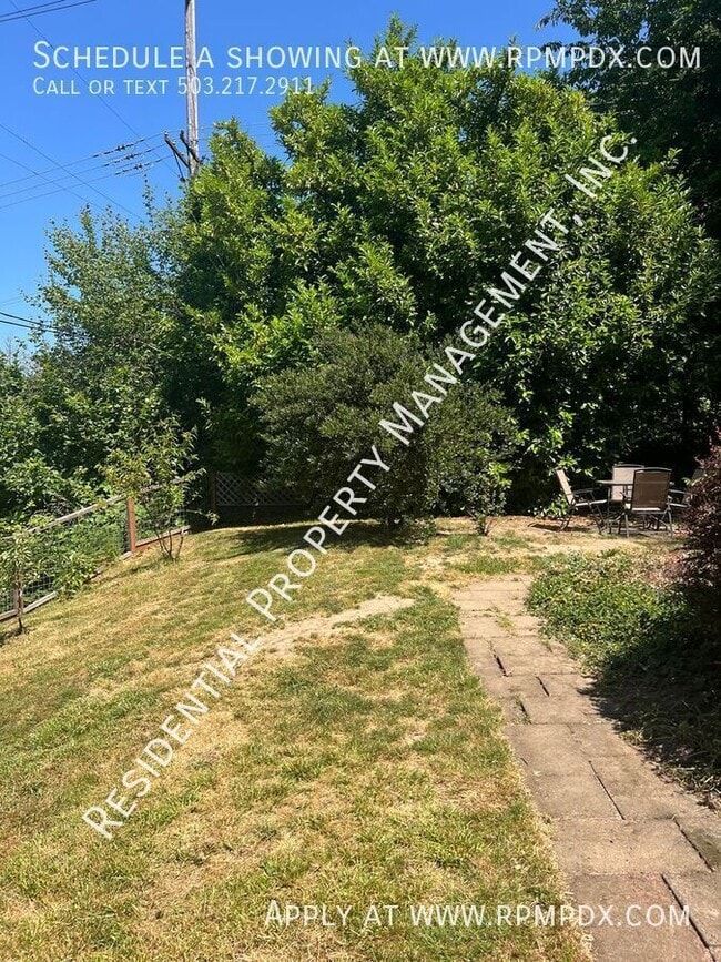 Building Photo - 4512 SW Fairvale Ct