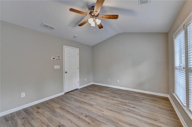 Building Photo - 4005 Edgecomb Dr