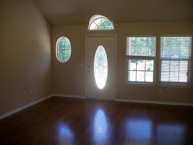 Building Photo - 174 E Sunset Dr