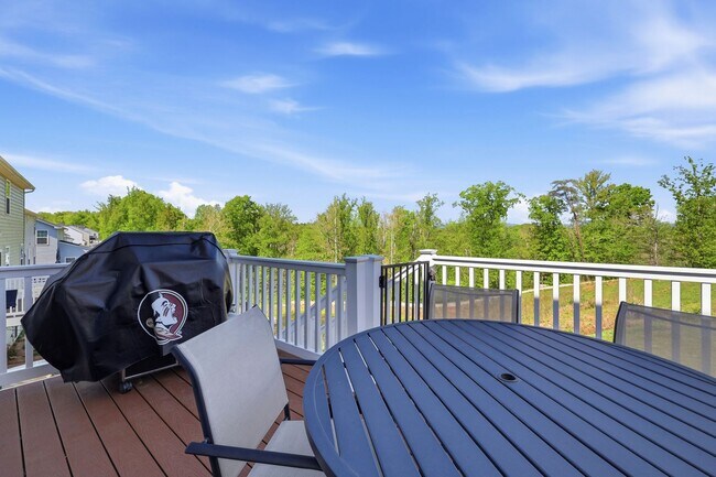 Building Photo - Modern Riverwood Retreat | Spacious 3BR Home in Prime Charlottesville Location
