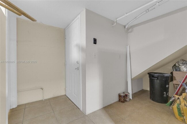 Building Photo - 2945 NE 185th St