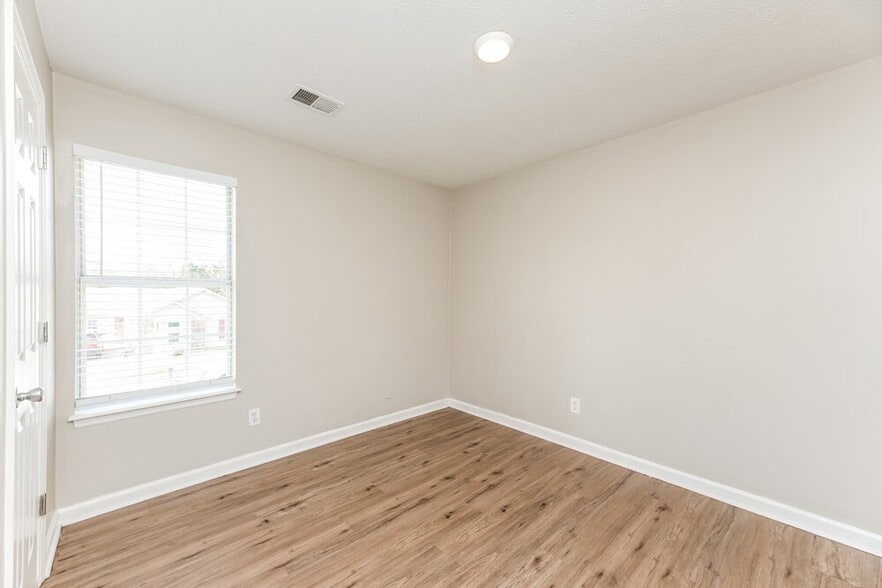 Building Photo - 101 Brandy Ct