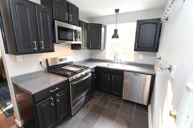 Building Photo - 2713 Arcola Ave