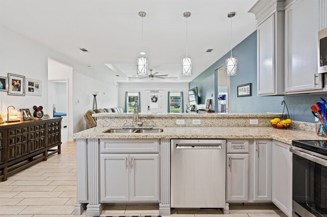 Building Photo - 204 Shadow Mountain Dr