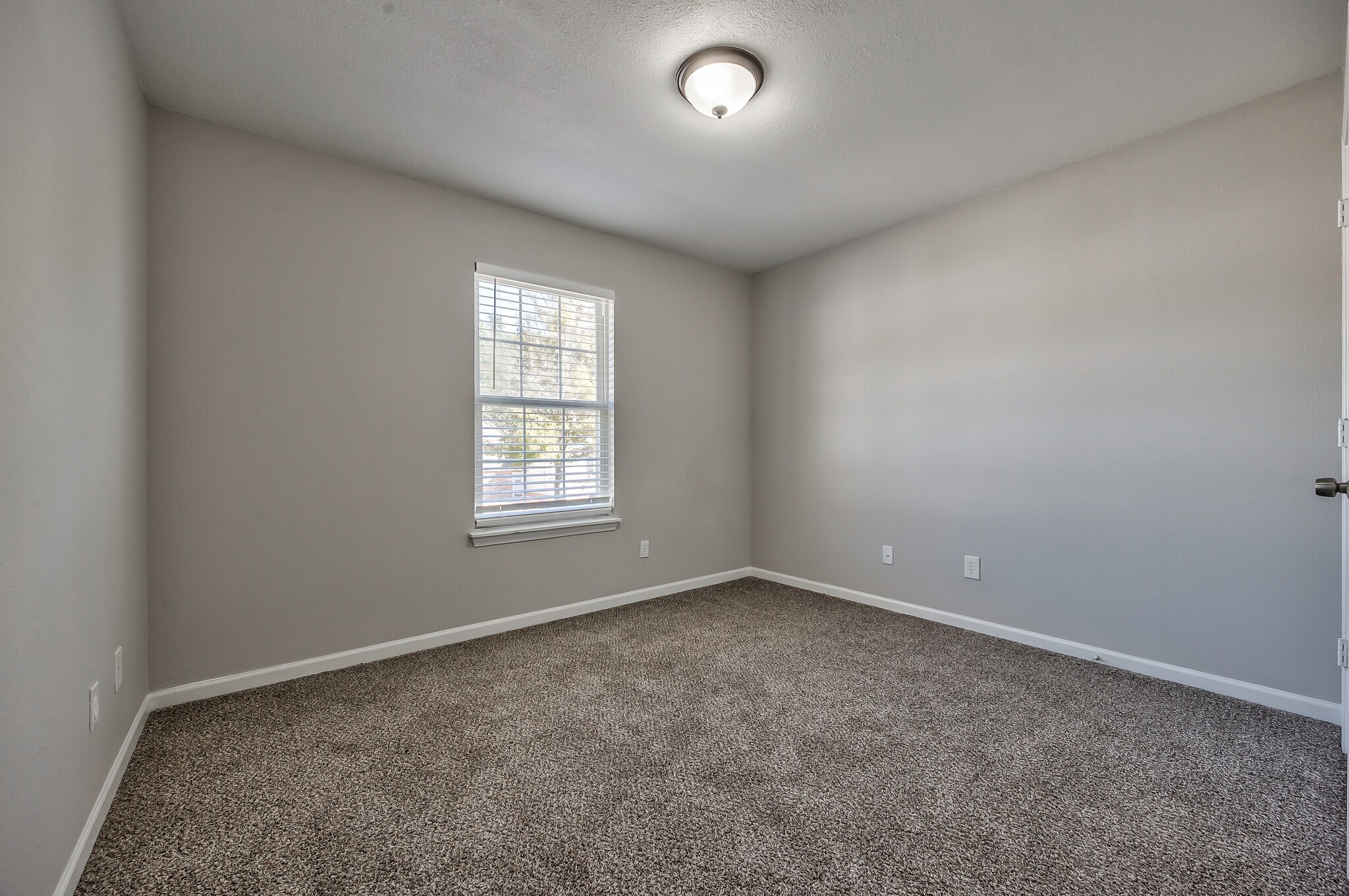 Building Photo - 1489 E 120th St