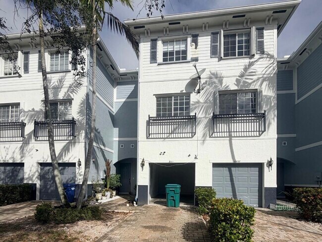 Building Photo - 3601 NW 14th Ct